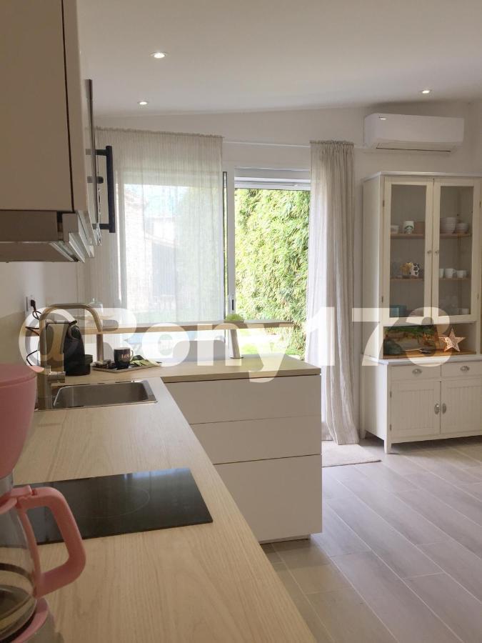 Proche Et 2 Pers Holiday home Toulon