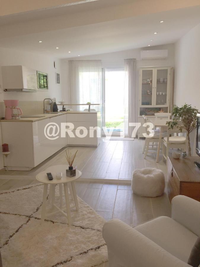 Proche Et 2 Pers Holiday home Toulon